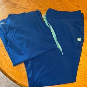 Women’s Easy Stretch EcoGrid scrub set